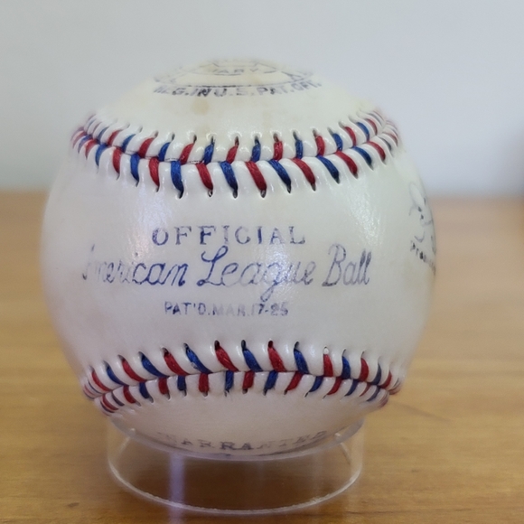 Clear acrylic baseball Holder stand - Picture 5 of 5